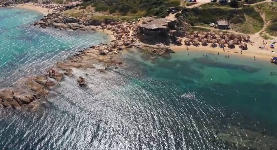 Οι καλύτερες παραλίες στην Ελλάδα: από λευκές λιμνοθάλασσες έως άγριες ακτές 4 Χαλκιδική