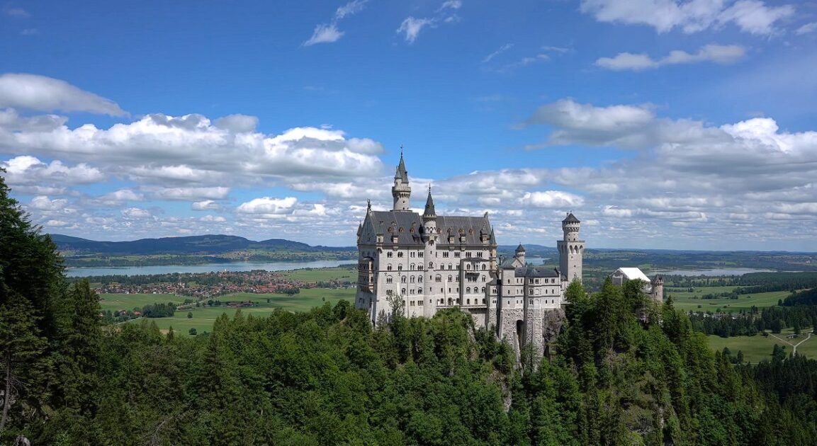Neuschwanstein: Το Ονειρικό Κάστρο της Βαυαρίας – Ο Απόλυτος Οδηγός σου 3 Neuschwanstein