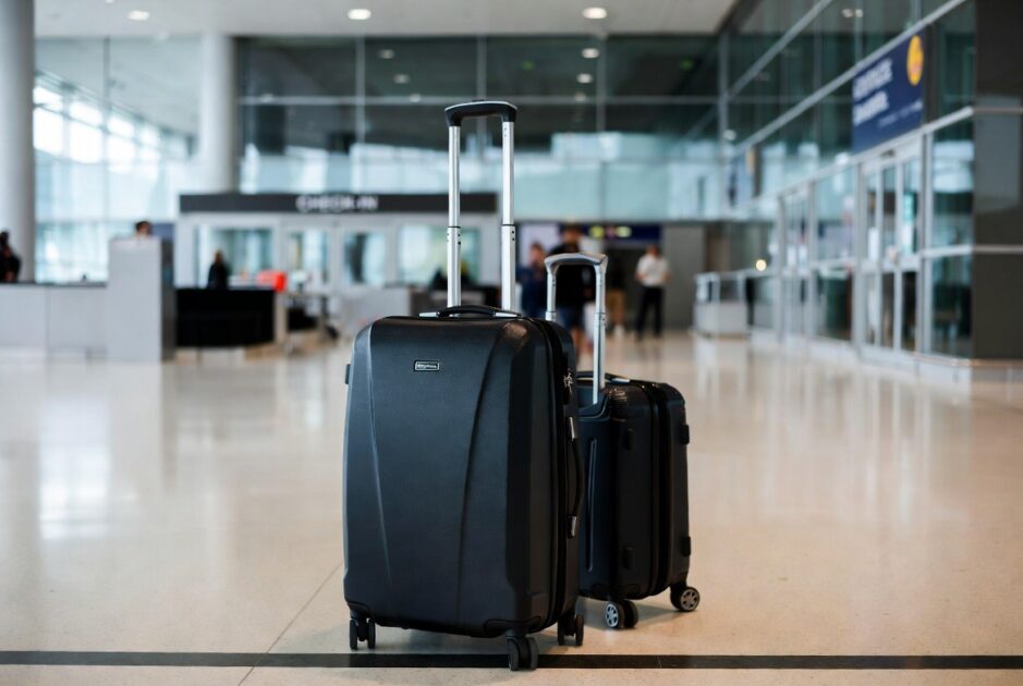 Βαλίτσα στο αεροπλάνο: Συμβουλές για να γλιτώσεις άγχος και χρήματα 4 check-in της βαλίτσας