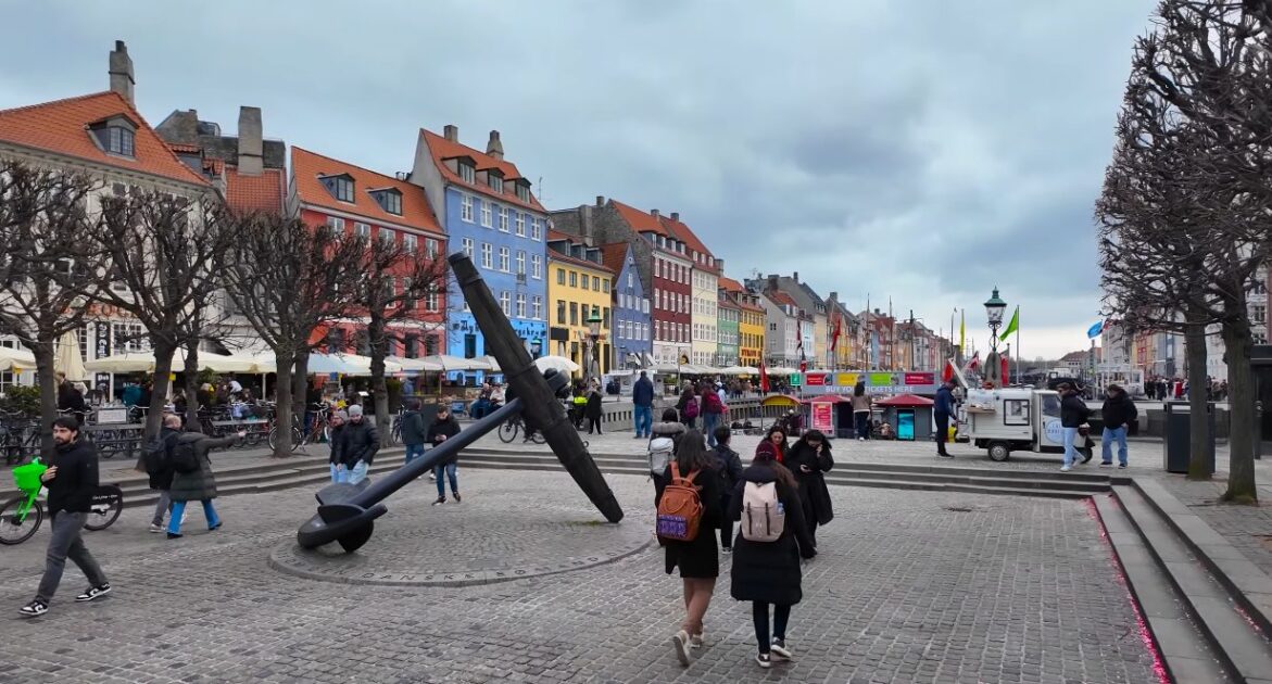 Καταρράκτες, Φιόρδ και Παραμύθια: Μια περιήγηση με πούλμαν στη Σκανδιναβία 3 Screenshot 1