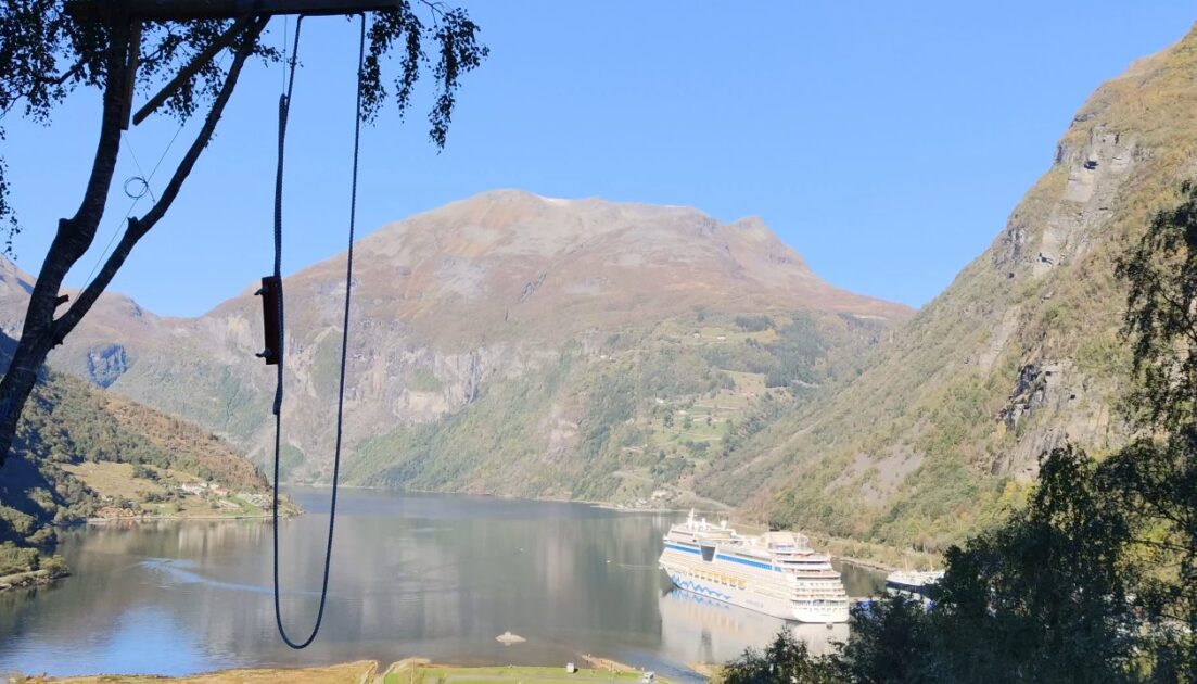 Καταρράκτες, Φιόρδ και Παραμύθια: Μια περιήγηση με πούλμαν στη Σκανδιναβία 6 Screenshot 3