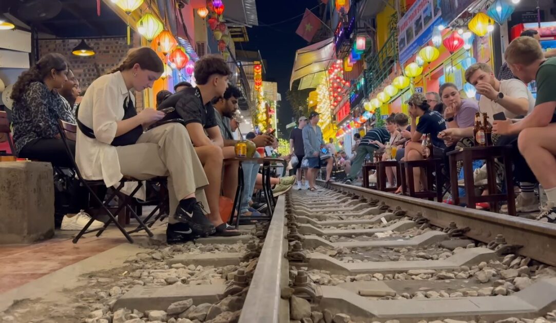 2 ημέρες στο Ανόι: Ναοί, Οδός Τρένου και το καλύτερο Pho 7 train in Hanoi