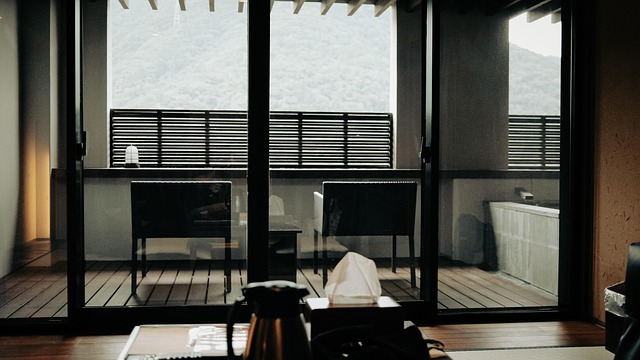 Ευγένεια του Ιαπωνικού Onsen: Ένας Οδηγός Δημόσιων Ιαματικών Πηγών 4 Ιαπωνικό ryokan yukata