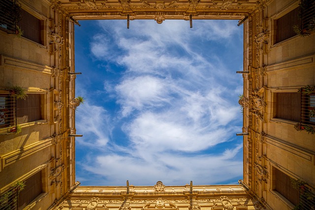 Ο Απόλυτος Οδηγός για το Ανάκτορο Hampton Court 3 Αυλή ανακτόρου