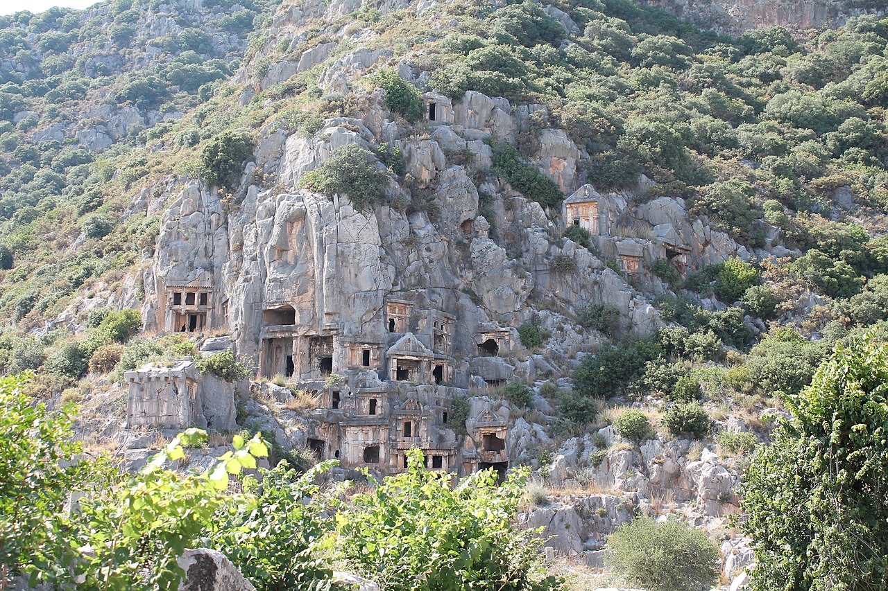 14 Λαξευμένοι Τάφοι και Ναοί σε όλο τον Κόσμο 4 Lycian Tombs Τουρκία