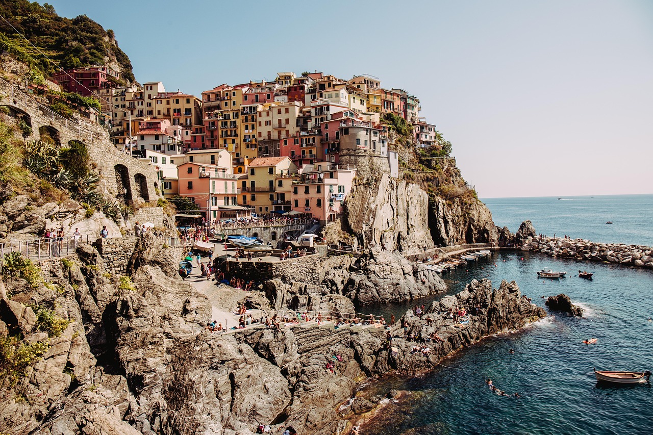 25 Πιο Πολύχρωμες Πόλεις στον Κόσμο 23 Manarola Cinque Terre Ιταλία