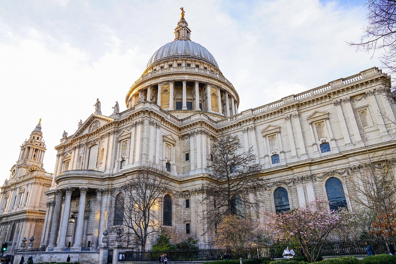 16 Πιο Εκπληκτικοί Καθεδρικοί στον Κόσμο 11 St. Paul's London