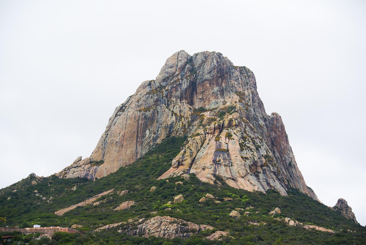 14 Μεγαλύτεροι Μονόλιθοι στον Κόσμο 2 Peña de Bernal Μεξικό