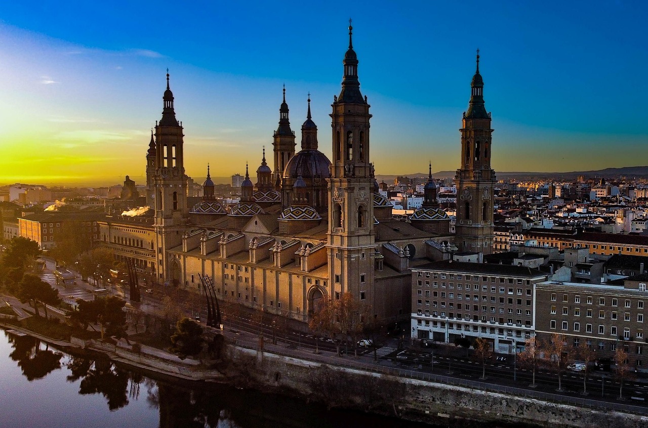 16 Πιο Εκπληκτικοί Καθεδρικοί στον Κόσμο 7 Basilica del Pilar