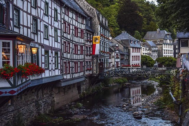 Περπατώντας το Camino de Santiago: Τι να Περιμένεις 14 Μεσαιωνική γέφυρα χωριό