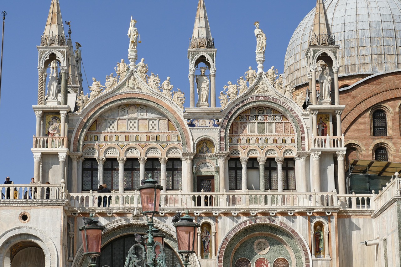 16 Πιο Εκπληκτικοί Καθεδρικοί στον Κόσμο 15 San Marco Basilica