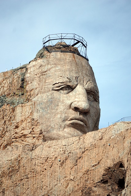 Μνημείο Crazy Horse: Μέσα στο γλυπτό του βουνού 3 Mount Rushmore, Νότια Ντακότα