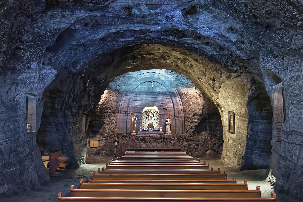 16 Πιο Εκπληκτικοί Καθεδρικοί στον Κόσμο 8 Salt Cathedral