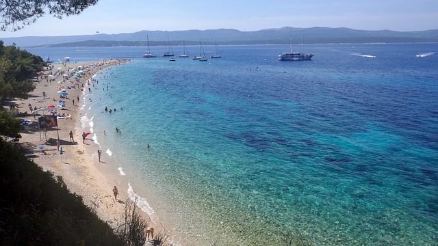 Οι 15 Πιο Όμορφες Παραλίες της Ευρώπης: Κρυμμένα Παράκτια Διαμάντια 12 Zlatni Rat Κροατία
