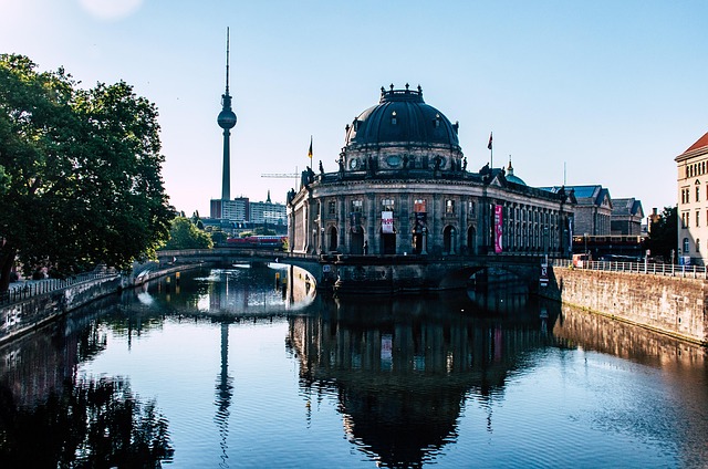 Το Museum Island στο Βερολίνο από τον ποταμό Spree