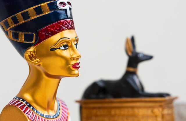 Museum Island στο Βερολίνο: Τέχνη, αρχαιότητες και αρχιτεκτονική 4 Η προτομή της Νεφερτίτης, ένα από τα εκθέματα του Neues Museum στο Βερολίνο