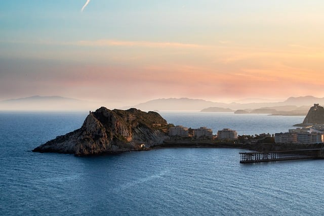 Cathedral Cove με σκάφος από τη Whitianga της Νέας Ζηλανδίας 4 Η βραχώδης ακτογραμμή της χερσονήσου Coromandel στη Νέα Ζηλανδία