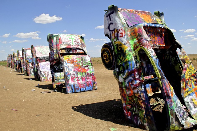 31 Κλασικές Στάσεις στη Διαδρομή 66 4 Το Cadillac Ranch στο Αμαρίλο του Τέξας